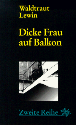 Dicke Frau auf Balkon