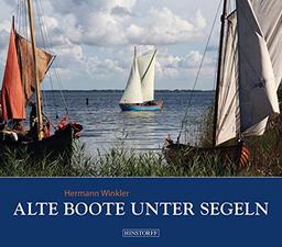 Alte Boote unter Segeln