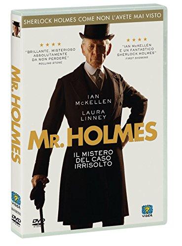 Il film racconta la storia del più famoso detective del mondo sotto una luce nuova e diversa. 1947, Sherlock Holmes, ormai anziano, si è ritirato nella sua fattoria sulla costa inglese, dove trascorre gli ultimi anni della vita allevando api, in com