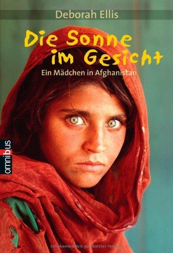 Die Sonne im Gesicht: Ein Mädchen in Afghanistan