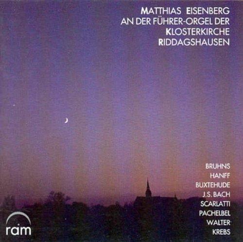 Matthias Eisenberg an der Führer-Orgel der Klosterkirche Riddagshausen