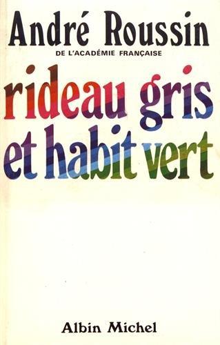 Rideau gris et habit vert