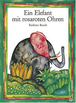 Ein Elefant mit rosaroten Ohren