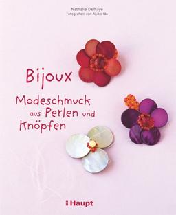 Bijoux: Modeschmuck aus Perlen und Knöpfen