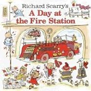 Richard Scarry's A Day at the Fire Station (Pictureback(R))