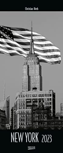 New York 2023: Wandkalender in schwarz-weiß. Foto-Kunstkalender der Architektur in NY. PhotoArt Vertikal Kalender mit Silberdruck. 28,5 x 69 cm.