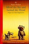 Alfred der Bär und Samuel der Hund steigen aus dem Pappkarton