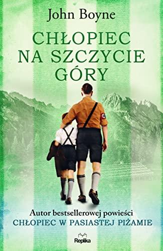 Chłopiec na szczycie góry