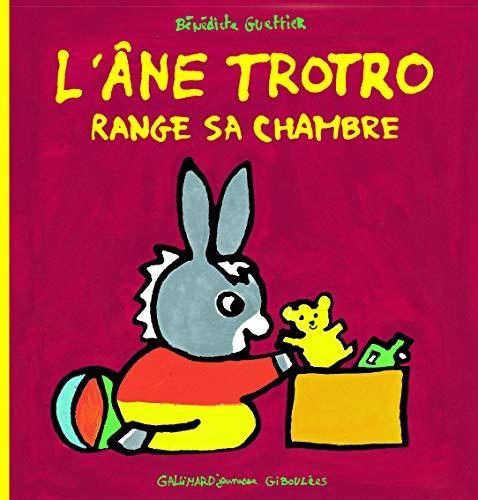 L'âne Trotro range sa chambre