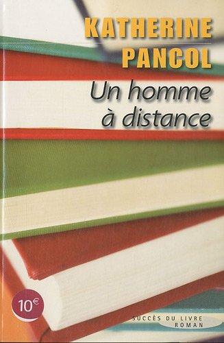 Un homme à distance