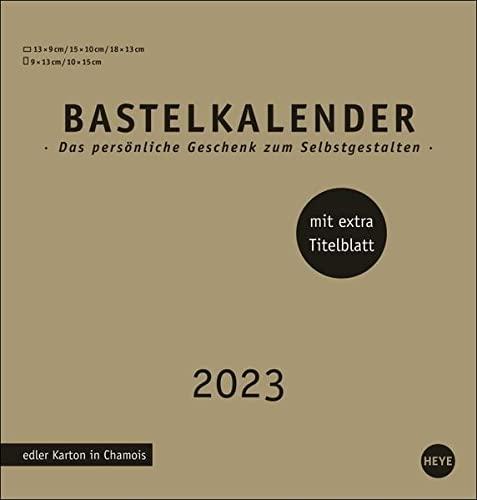 Bastelkalender 2023 Premium gold mittel - edler Karton in Chamois - Fotokalender mit Monatskalendarium und Spiralbindung - Format 21 x 22 cm