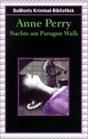 Nachts am Paragon Walk.