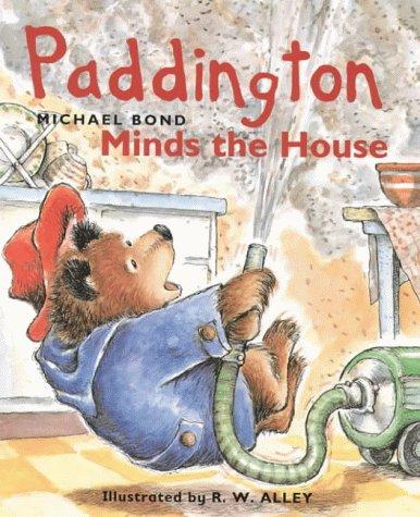 Paddington Minds the House (Paddington Little Library)