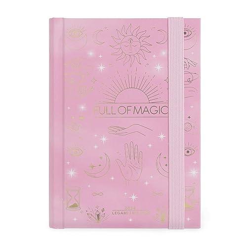 Legami - Tagesplaner Small, 12 Monate, Januar 2024 bis Dezember 2024, Verschluss mit Gummizug, Monatsplaner Januar 2025, Endtasche, Adressbuch, 9,5 x 13,5 cm, Magic Thema