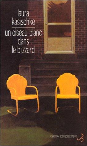 Un oiseau blanc dans le blizzard